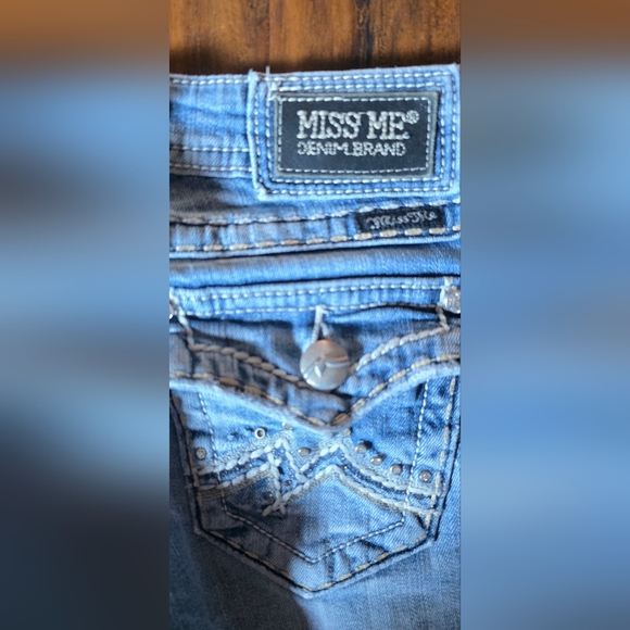 Miss Me Women's Blue Jeans - Picture 5 of 6